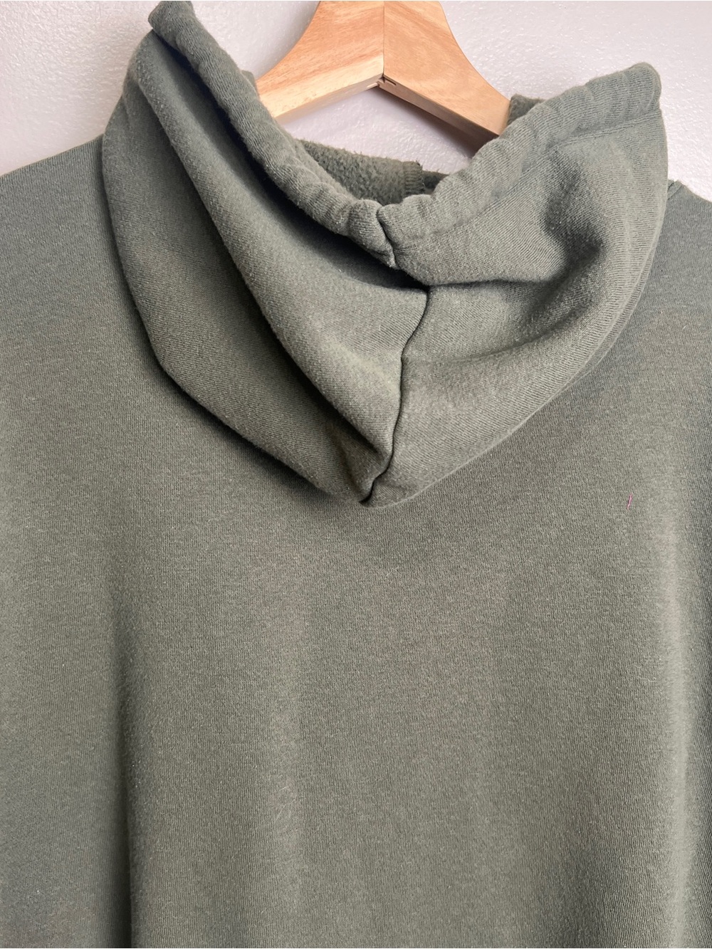 Wild Fable Women’s Olive LS Cropped Hoodie Size Small To Medium, 22” ptp, EUC - Picture 4 of 7